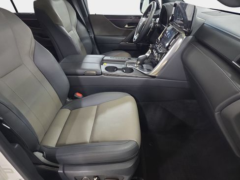 Used 2025 Lexus LX 700h Overtrail w/ Accessory Package (Z1) AWD/4WD image 10