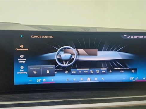 Used 2025 BMW X5 sDrive40i w/ M Sport Package image 54