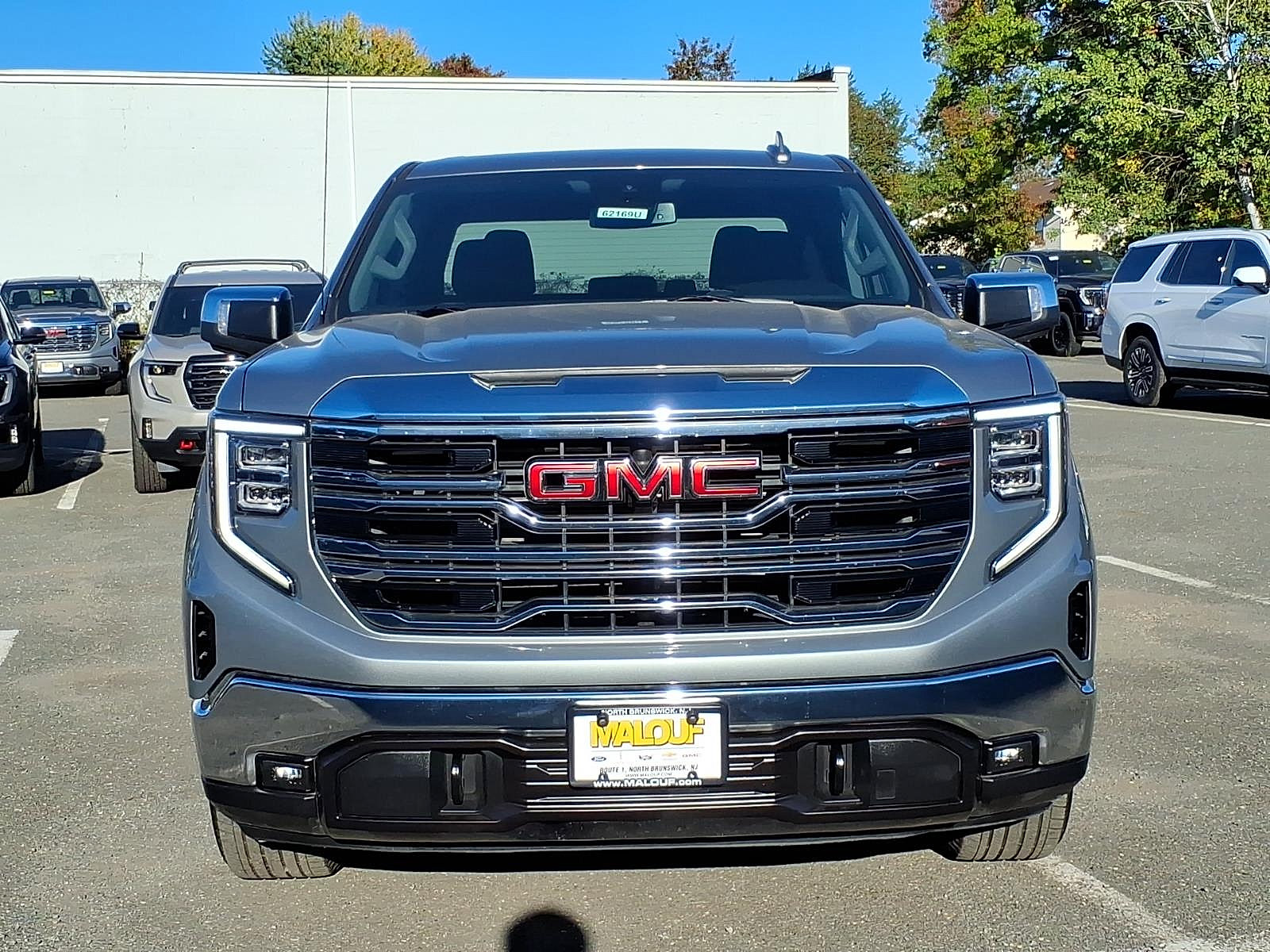 Used 2025 GMC Sierra 1500 SLT AWD/4WD image 2