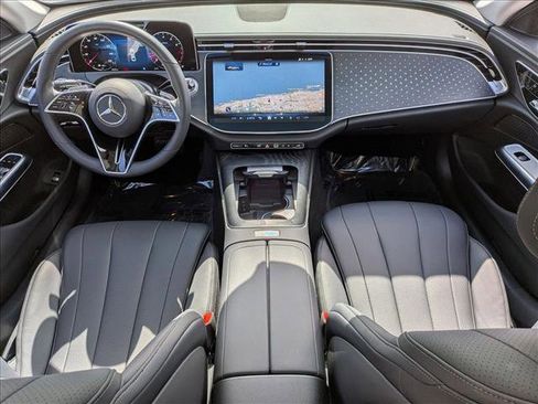 Used 2026 Mercedes-Benz E 350 4MATIC Sedan image 19