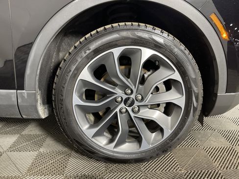 Used 2022 Lincoln Nautilus Reserve image 8