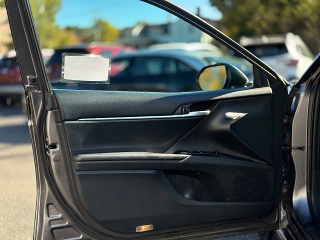 Used 2018 Toyota Camry SE FWD image 9