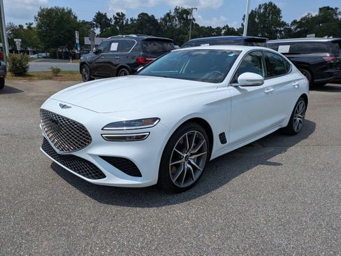 Used 2025 Genesis G70 2.5T RWD image 8