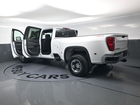 Used 2025 Chevrolet Silverado 3500 LT w/ Safety Package image 26