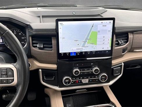 Used 2024 Ford Expedition Limited image 6