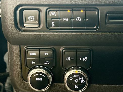 Used 2023 GMC Yukon SLE w/ LPO, Floor Liner Package AWD/4WD image 12