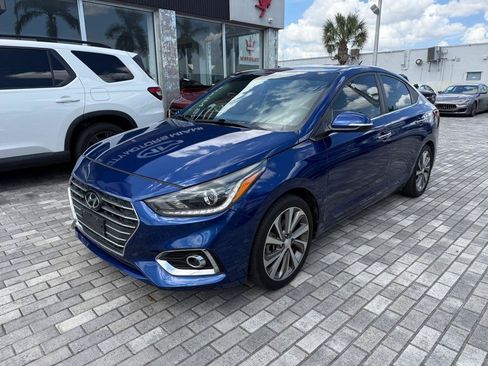 Used 2021 Hyundai Accent Limited FWD image 3