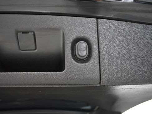 Used 2017 GMC Yukon XL Denali w/ Open Road Package AWD/4WD image 40