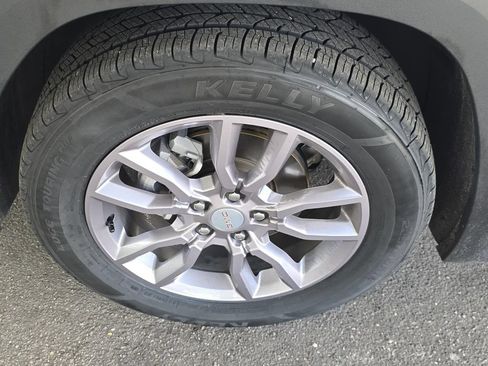 Used 2023 GMC Terrain SLT AWD/4WD image 36