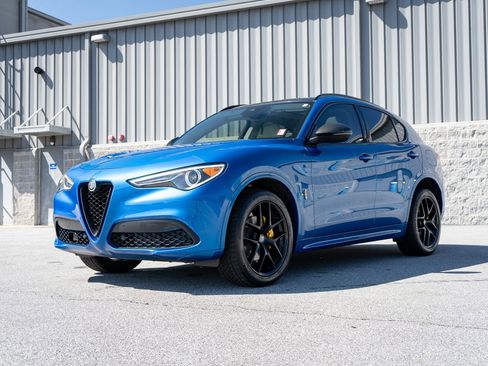 Used 2021 Alfa Romeo Stelvio Ti w/ Nero Edizione image 3