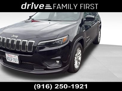 Used 2019 Jeep Cherokee Latitude w/ Popular Appearance Group