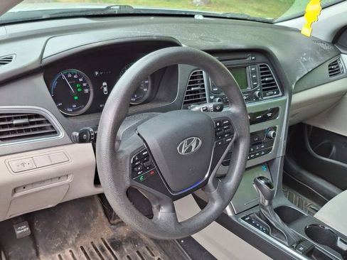 Used 2016 Hyundai Sonata SE FWD image 9