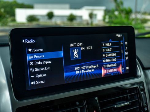 Used 2023 Lexus GX 460 Premium w/ Accessory Package AWD/4WD image 23