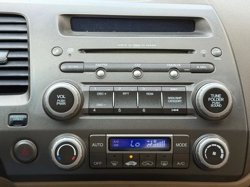 Used 2007 Honda Civic Hybrid Sedan image 25