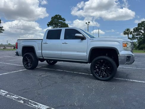 Used 2014 GMC Sierra 1500 SLE w/ SLE Value Package AWD/4WD image 4