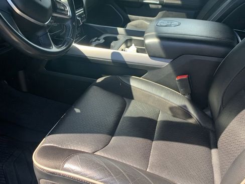 Used 2022 RAM 1500 Laramie AWD/4WD image 46
