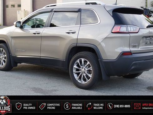 Used 2019 Jeep Cherokee Latitude Plus w/ Comfort/Convenience Group AWD/4WD image 8