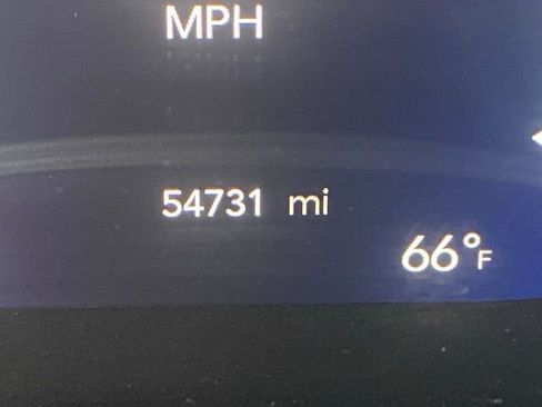 Used 2023 Chrysler Pacifica Touring-L image 28