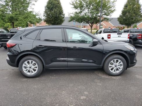 Used 2025 Ford Escape Active w/ Active Premium Tech Pack image 38