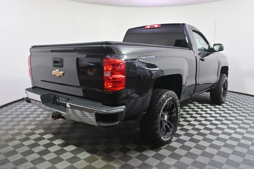 Used 2017 Chevrolet Silverado 1500 LT w/ LT Convenience Package AWD/4WD image 6