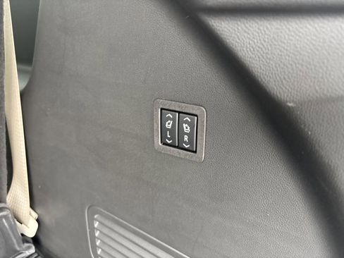 Used 2023 Buick Enclave Avenir w/ Avenir Technology Package image 25