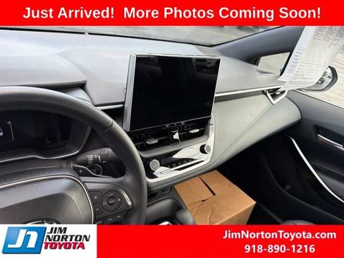 Used 2025 Toyota Corolla XSE FWD image 12