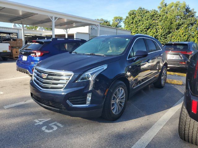 Certified 2017 Cadillac XT5 Luxury w/ Driver Awareness Package AWD/4WD image 5