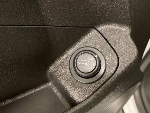 Used 2018 GMC Terrain SLE w/ Driver Convenience Package AWD/4WD image 14