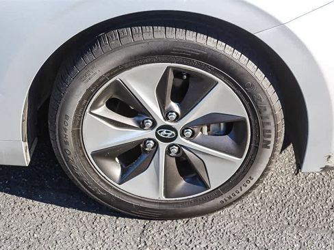 Used 2019 Hyundai Ioniq Electric image 13