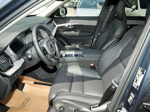 New 2026 Volvo XC90 T8 Ultra w/ Protection Package AWD/4WD image 17