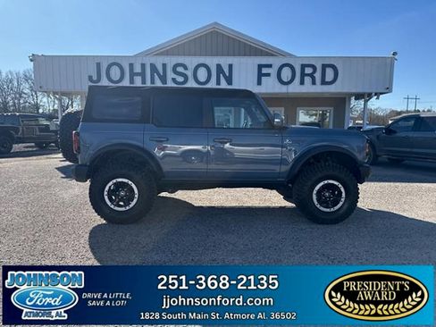 New 2024 Ford Bronco Outer Banks w/ Sasquatch Package image 1