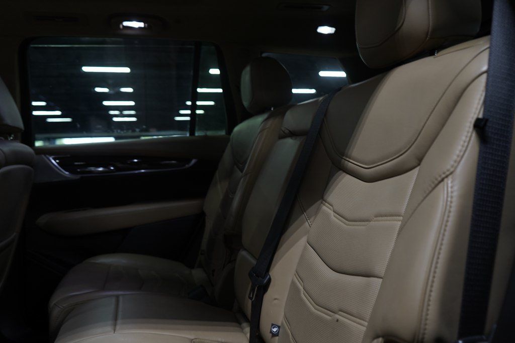 Used 2020 Cadillac XT6 Premium Luxury w/ Platinum Package FWD image 22