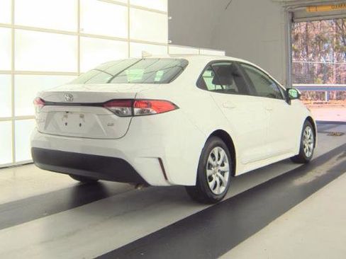 Used 2023 Toyota Corolla LE image 2