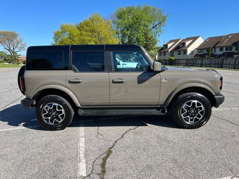 Used 2025 Ford Bronco Outer Banks AWD/4WD image 12