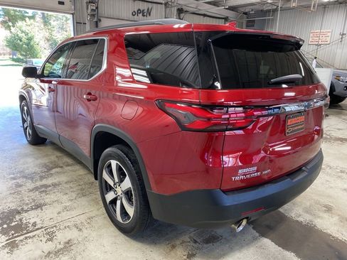 Used 2023 Chevrolet Traverse LT w/ LT Premium Package AWD/4WD image 11