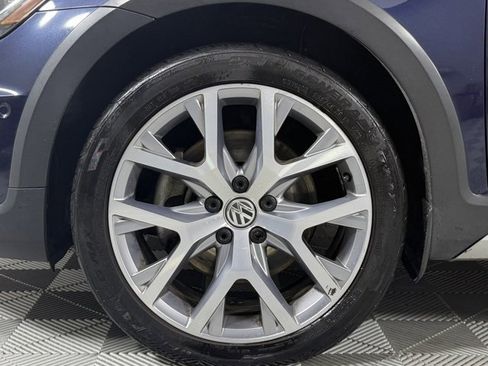 Used 2019 Volkswagen Golf Alltrack image 9