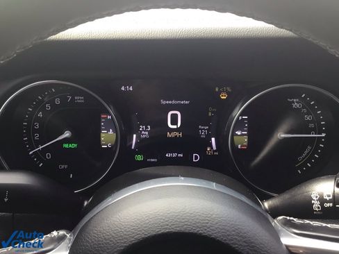 Used 2022 Jeep Wrangler Unlimited Sahara w/ Cold Weather Group image 19