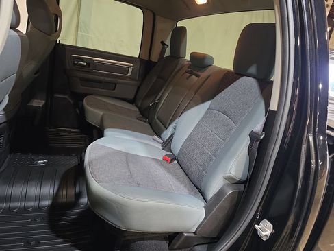 Used 2019 RAM 1500 Classic SLT AWD/4WD image 23