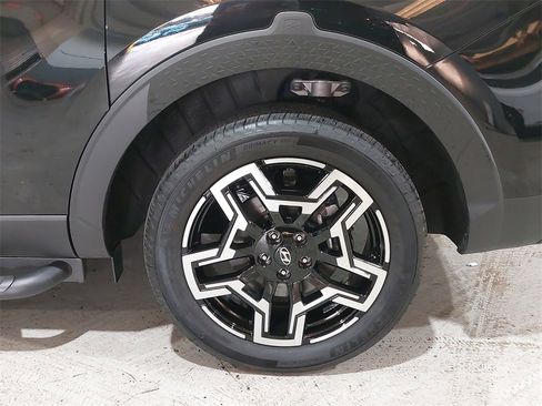 Certified 2025 Hyundai Santa Cruz Limited image 32