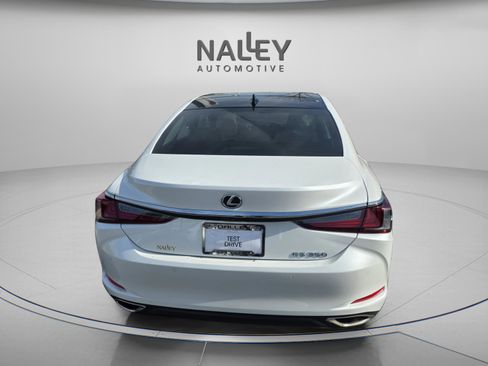 New 2025 Lexus ES 350 Ultra Luxury image 4