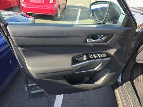 Used 2025 Nissan Pathfinder SL w/ Cargo Package image 15