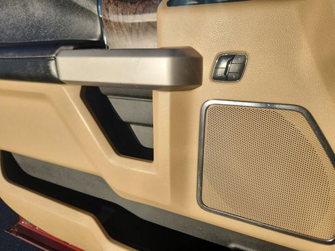 Used 2017 Ford F250 Lariat w/ Chrome Package image 14