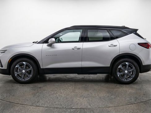 Used 2025 Chevrolet Blazer LT FWD image 5