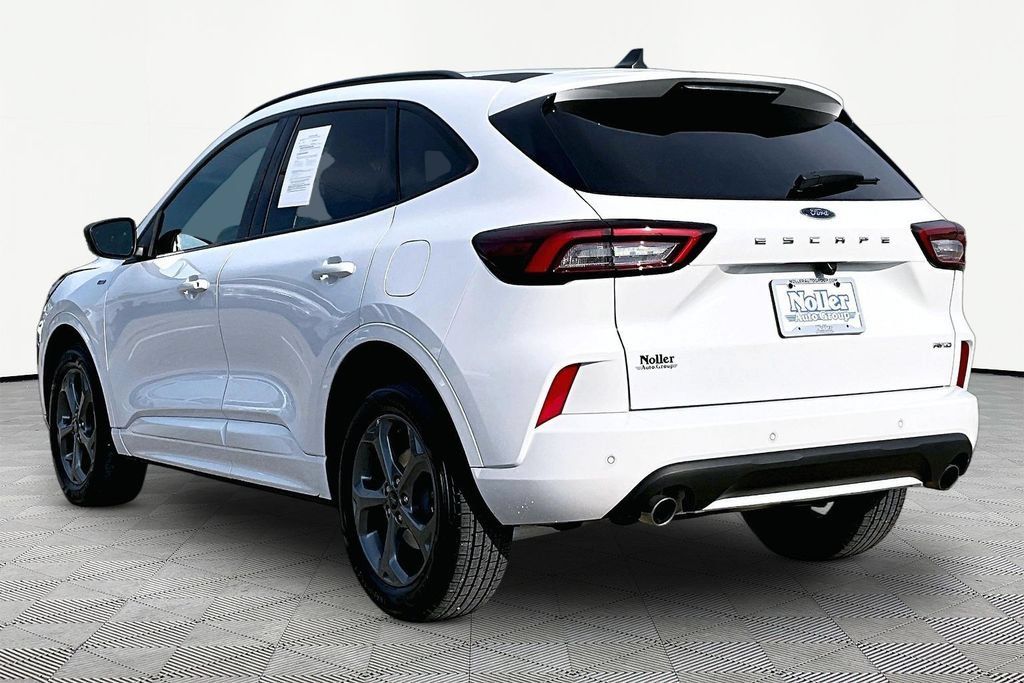 Certified 2023 Ford Escape ST-Line w/ Tech Pack #1 AWD/4WD image 13