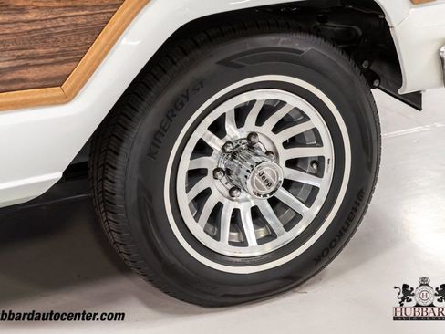 Used 1991 Jeep Grand Wagoneer 4dr Wagon 4WD image 36