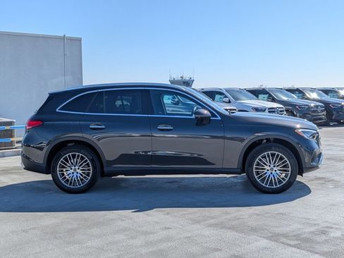 Used 2026 Mercedes-Benz GLC 300 GLC 300 image 4