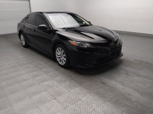 Used 2018 Toyota Camry LE FWD image 13