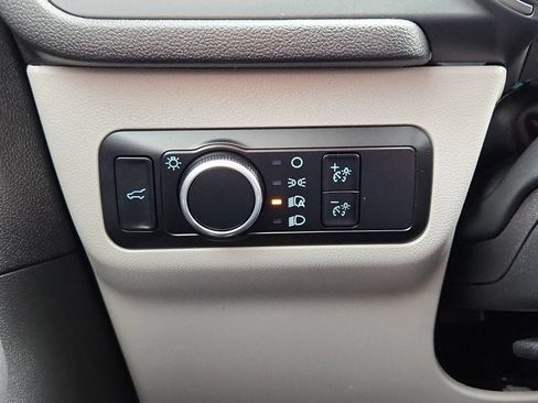 Used 2023 Ford Escape Active w/ Tech Pack #2 AWD/4WD image 30