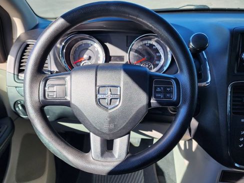 Used 2015 Dodge Grand Caravan American Value Package image 11