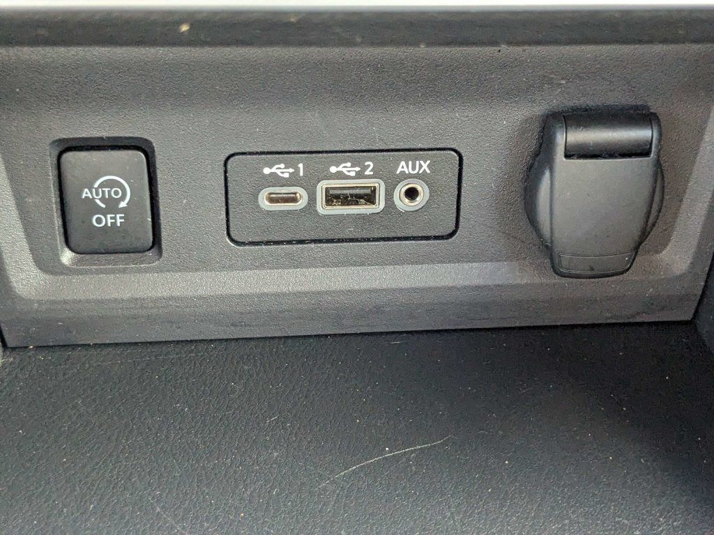 Used 2024 Nissan Sentra SV FWD image 27